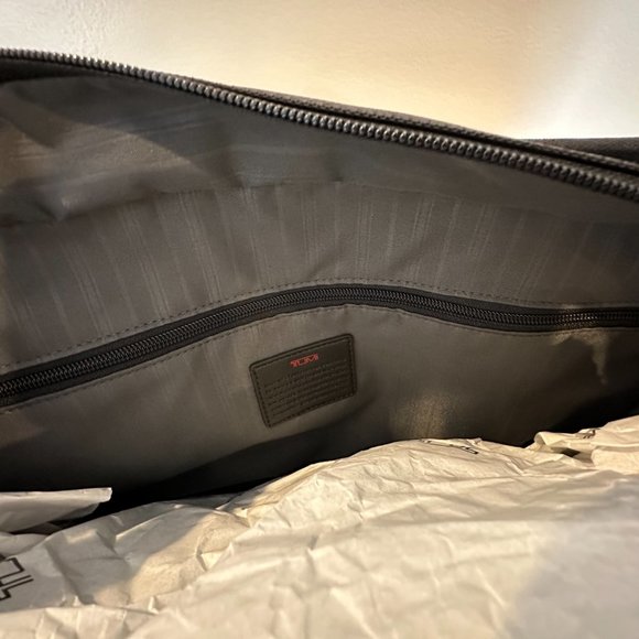 Tumi Slim Deluxe Portfolio - Picture 6 of 9